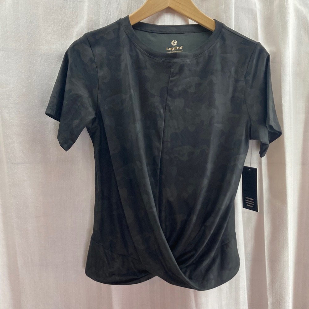 LegEnd Active‎ Performance Knot SS Tee Gray Camo Athletic Top Women's M NWT